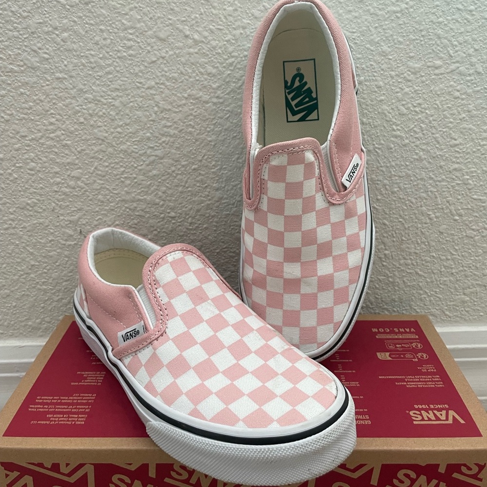 Vans Pink and White Checkered classic Slip-Ons